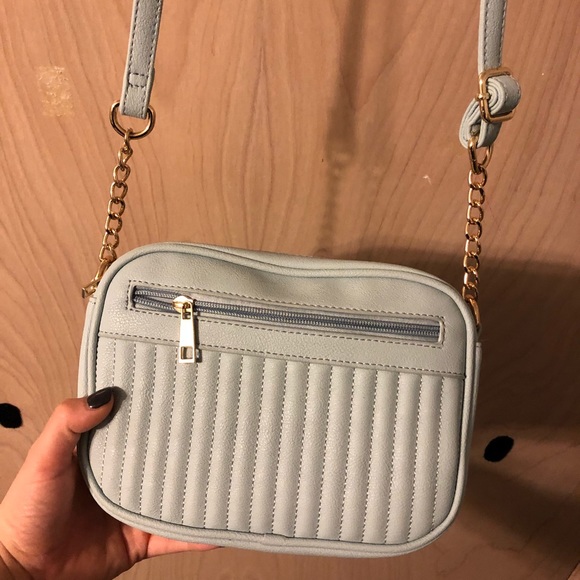 CROSSBODY - Picture 2 of 3